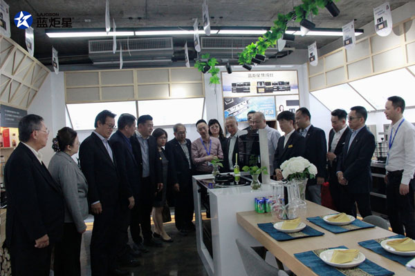 参观新城注册展厅