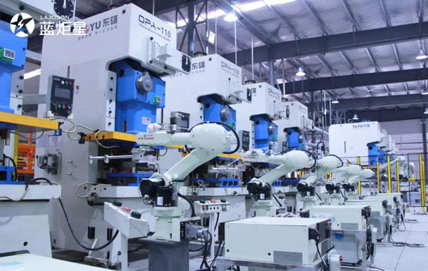 新城注册 | 智能全自动冲压线