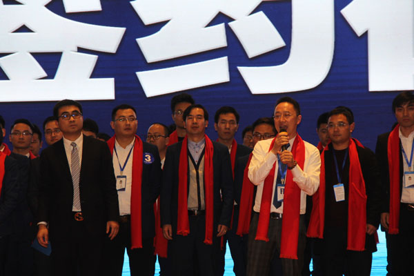 (钱总与杏盛平台勇士们)