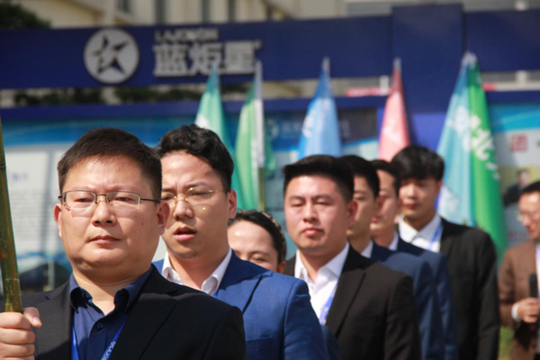 致敬敢于突破的你