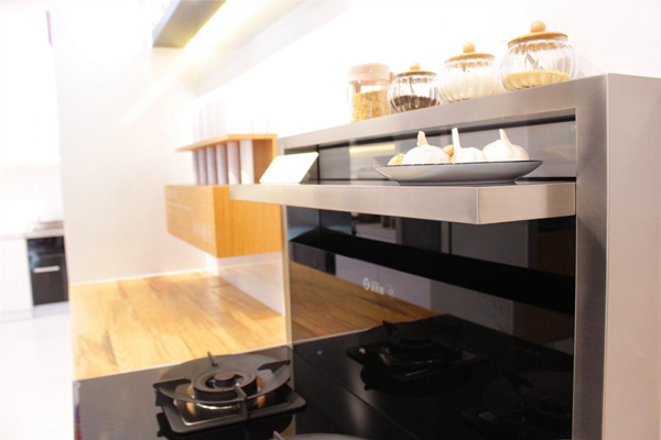 新城注册集成灶整机采用钢化玻璃和不锈钢