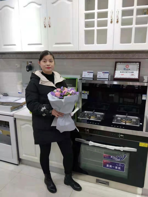 新城注册总经办为各个部门在岗女职工送上暖心福利