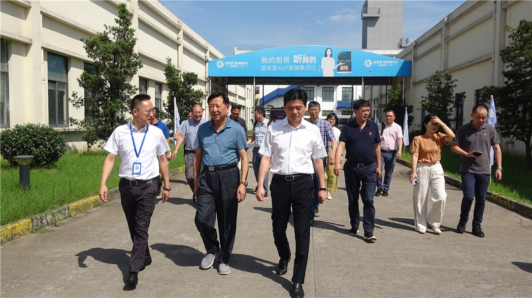 参观杏盛平台集成灶工厂