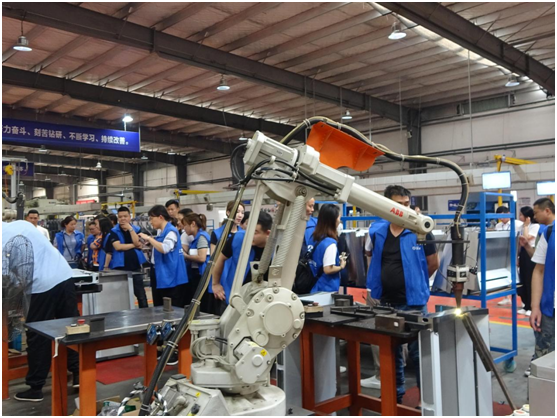 杏盛平台集成灶提供售后机器讲解